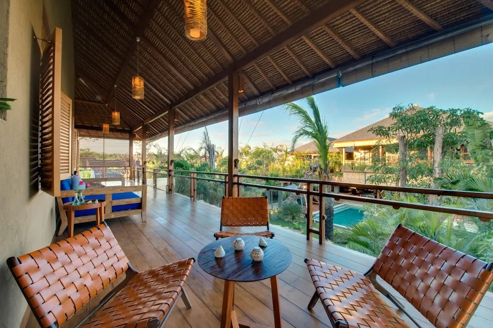 Villa 5 Br - 2 min Walk From Kudeta