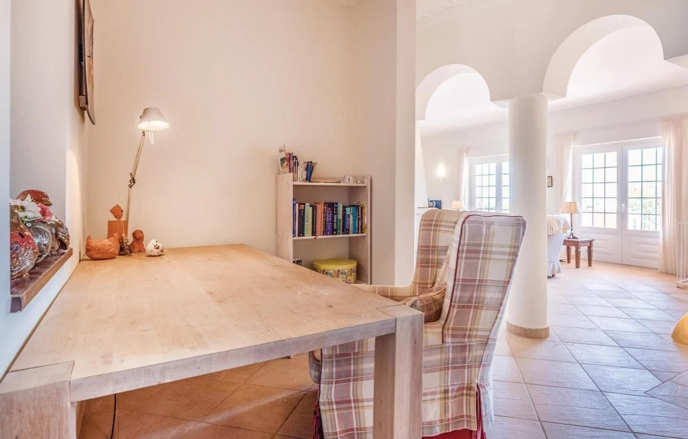 Beautiful Home in Lagoa With Wifi and 2 Bedrooms
