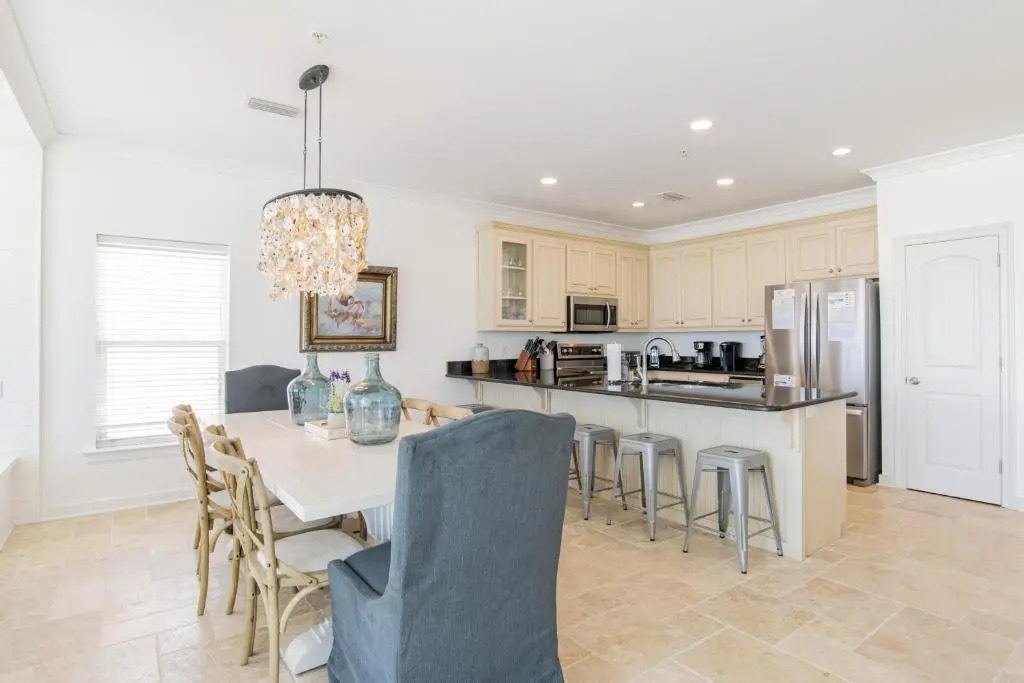 Romar House At Beachside