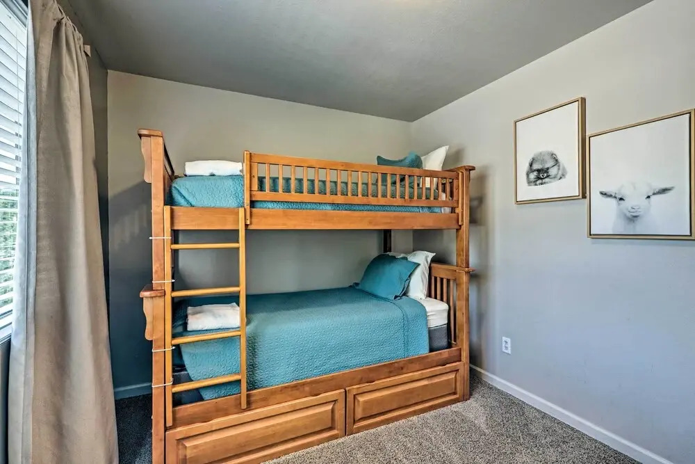 Pet-friendly Flagstaff Home w/ Mountain View