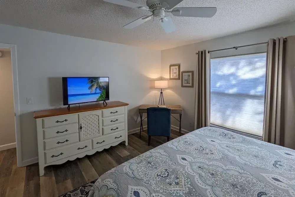 Sea Club #44 - Coral Reef Retreat