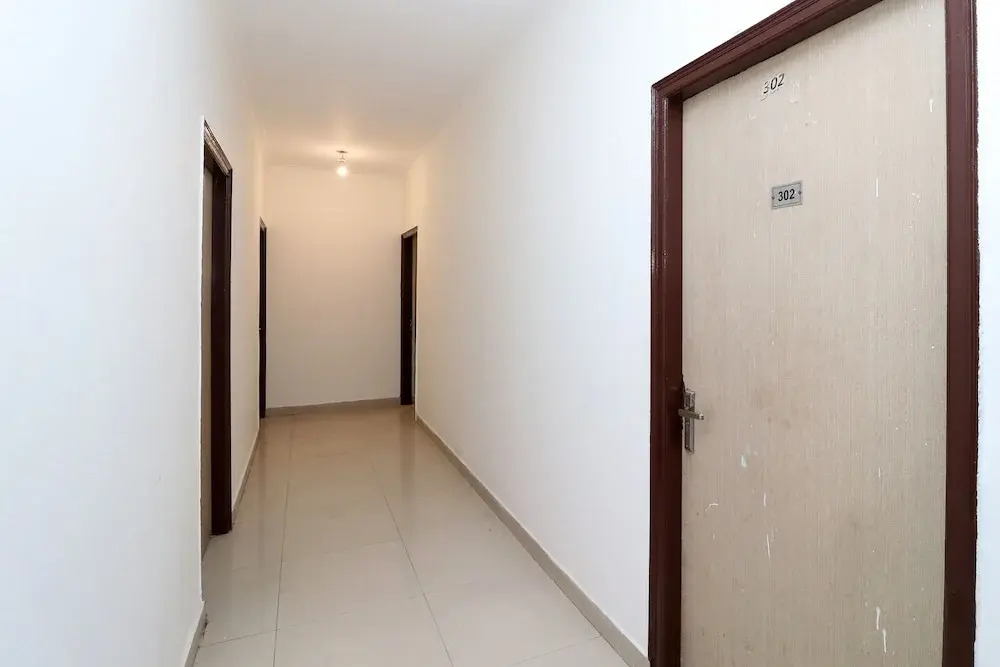OYO 28620 Hotel Monarch