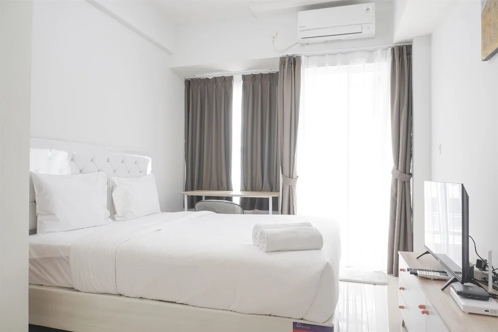 Modern Look Studio Room At Citra Living Apartment