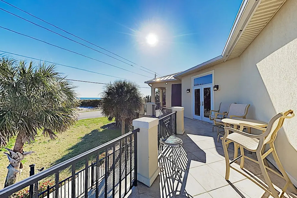 New Listing! Canal W/ Pool, Hot Tub & Dock 3 Bedroom Home
