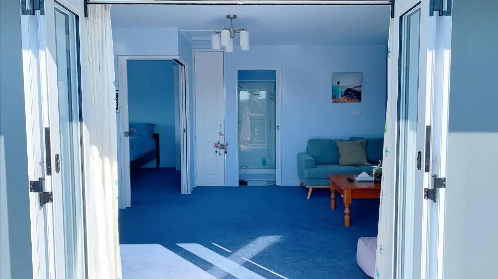 Panoramic View Apartment Without a Kitchen