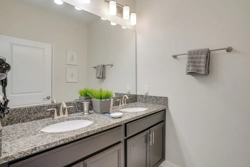 Kissimmee Getaway w/ Pool Access: 5 Mi to Disney