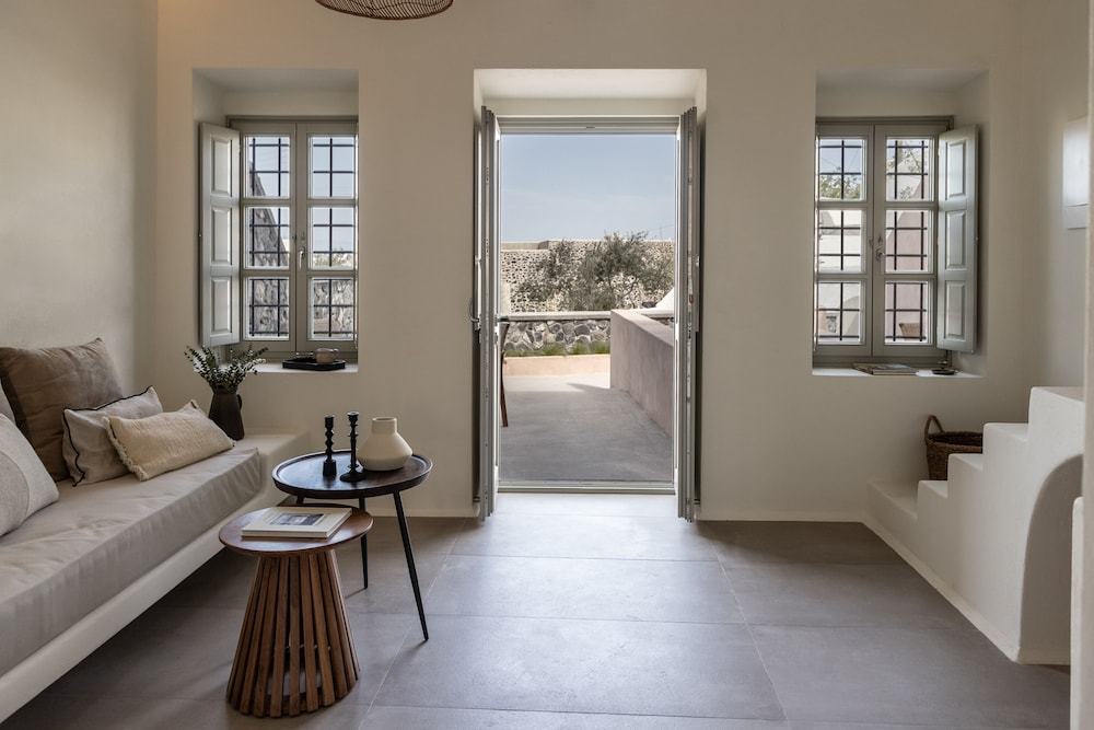 Frescoes Luxury Suites By KB Hospitality