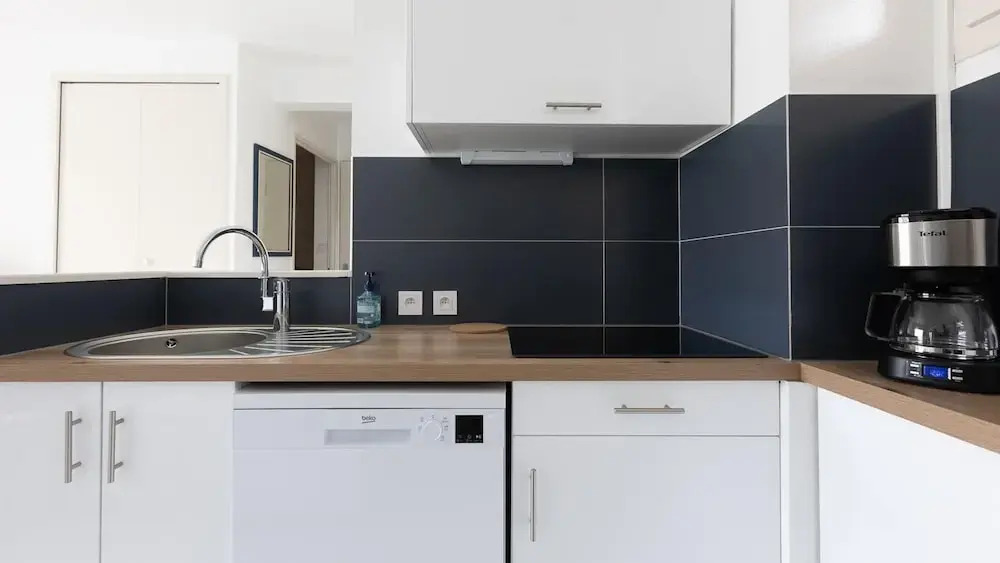 Bright & Breezy Retreat in Agde