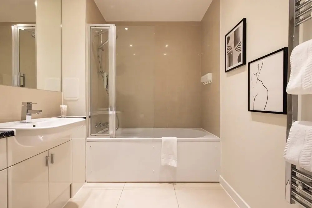 The Limehouse Classic - Endearing 2BDR Flat with Balcony