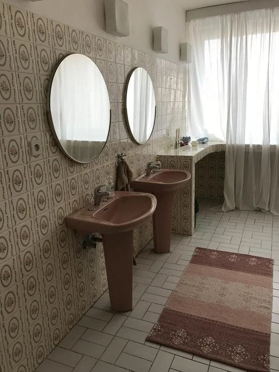 B&B Home