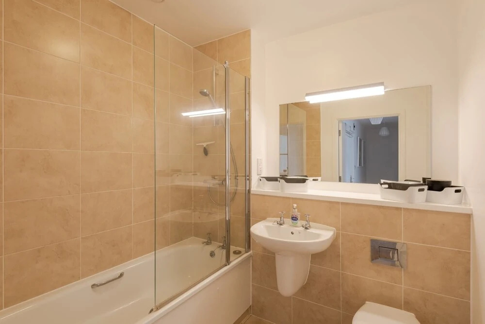 Guestready - Modern 2BR Flat With Large Balcony at East End