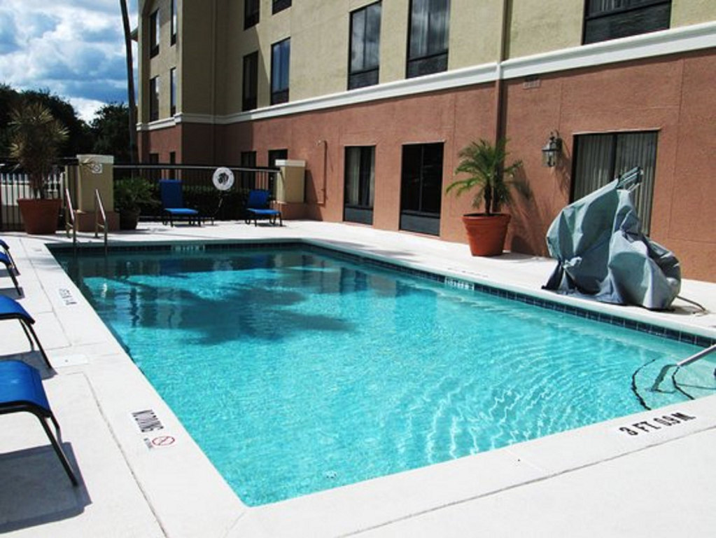 Holiday Inn Express & Suites Quincy I-10 by IHG