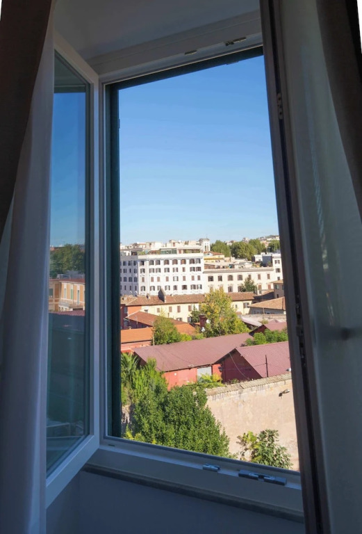 Colosseum Holidays - Luxury 3 Bedroom Apartment