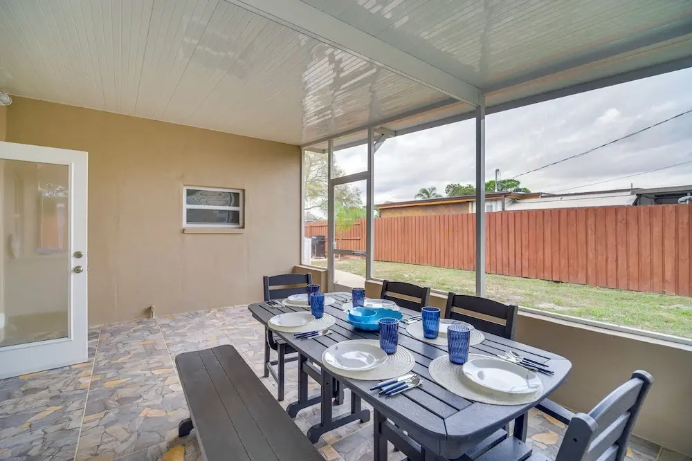 Lanai, Grill & Outdoor Pool: Melbourne Duplex!