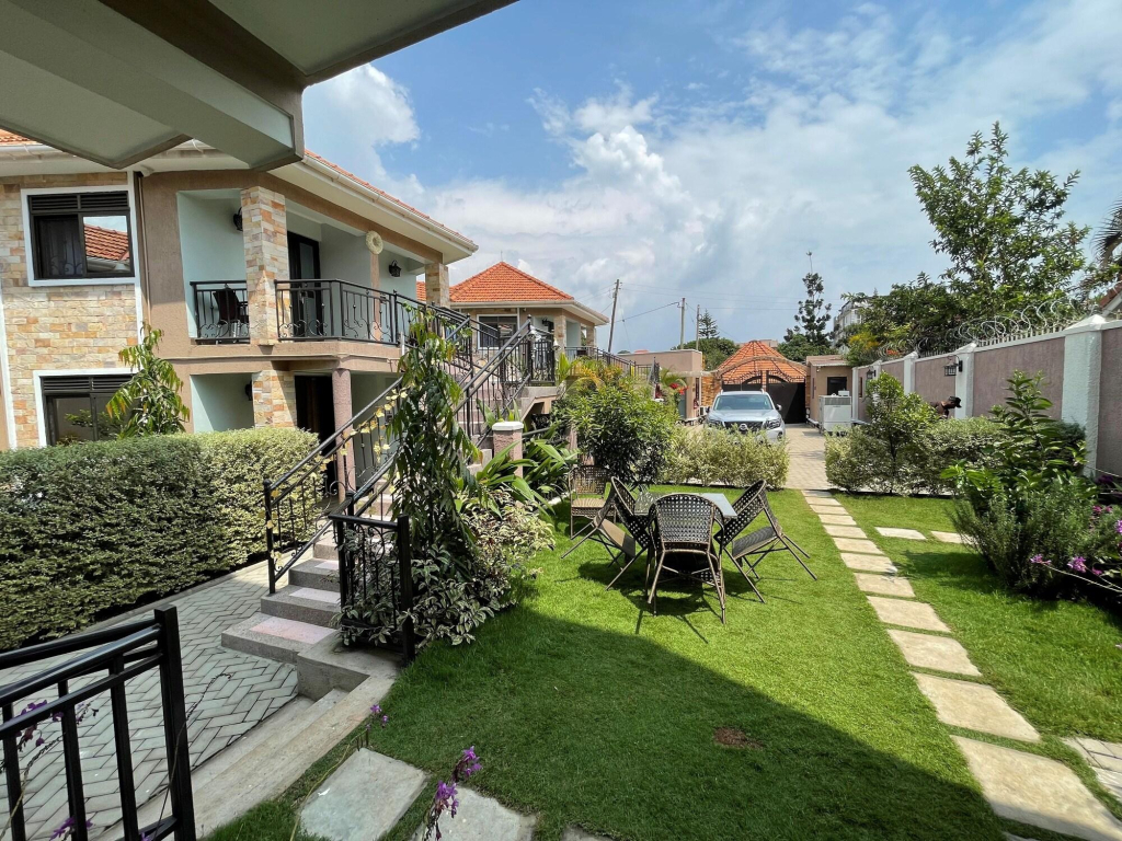 Bavah Airport Hotel