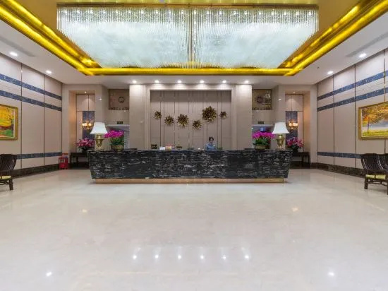 Golden Maple Hotel