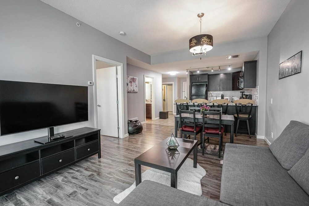Beautiful 1bd Condo Patio Gym Parking Location
