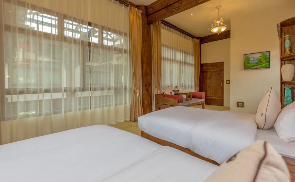 Shangri-La E-Outfitting Boutique Hotel