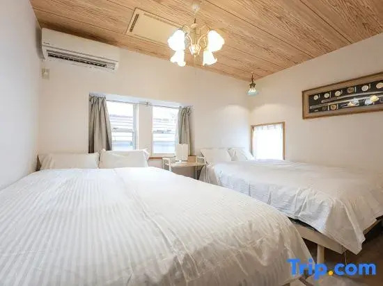 Studio House Grand Piano / near JR Shinjuku stn