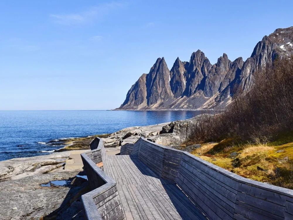 8 person holiday home in STONGLANDSEIDET