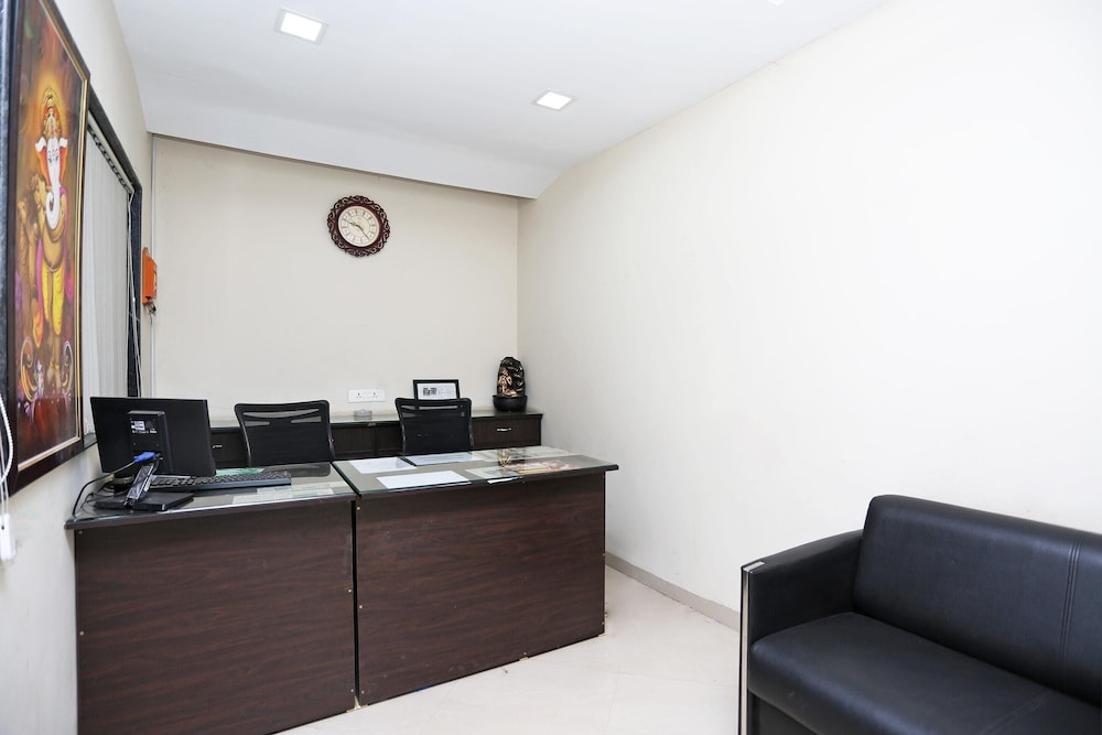 Hotel O Ambuja City Centre Mall