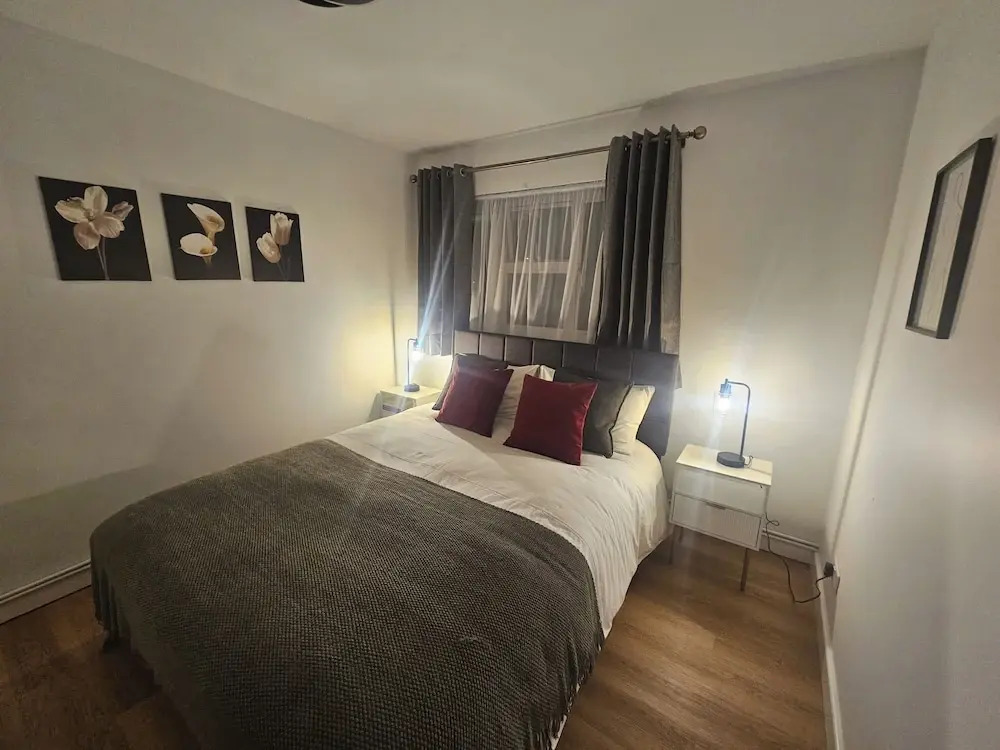 1 Bed Flat - Sleeps 4 - Pets - Parking - Wifi