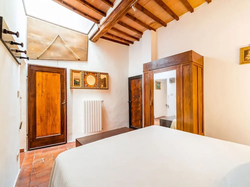 Vintage Holiday Home in Montepulciano With Heating