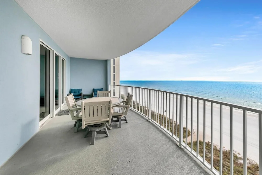 Twin Palms 804