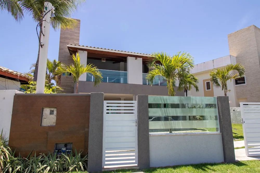 GB60 Excellent House 4 Suites