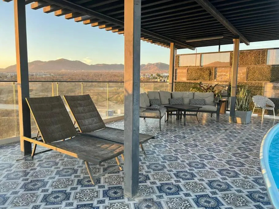 Lovely 3BR condo with Pool FREE Parking