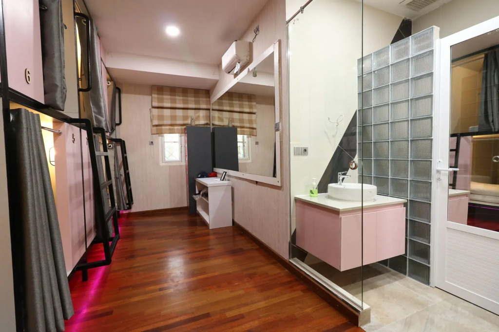 MM Capsule Hostel