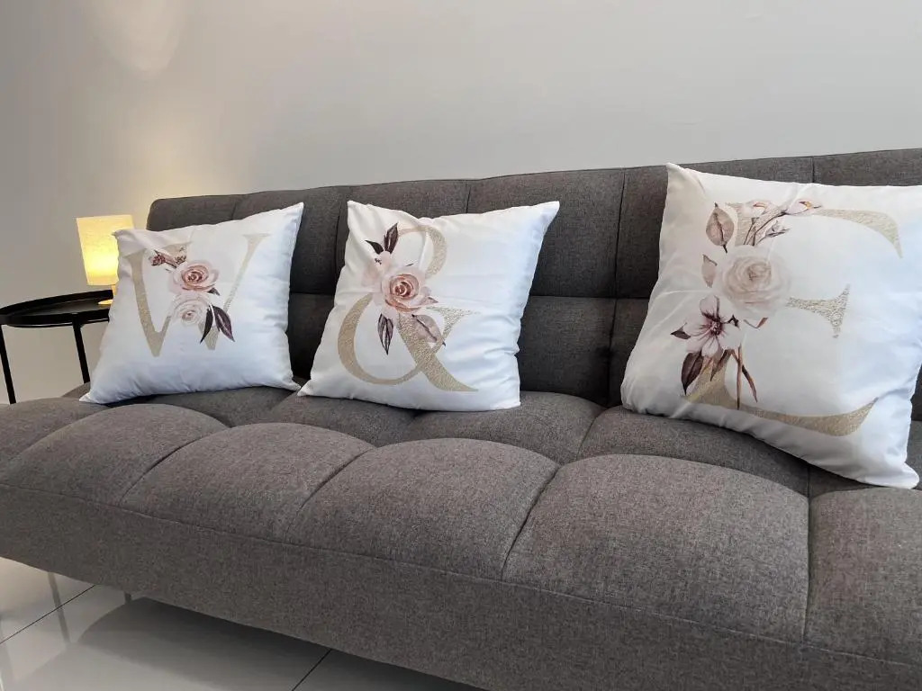 Contemporary & Stylish Suite#Georgetown#Sky Pool#2 BR, Living Room with Double Bed