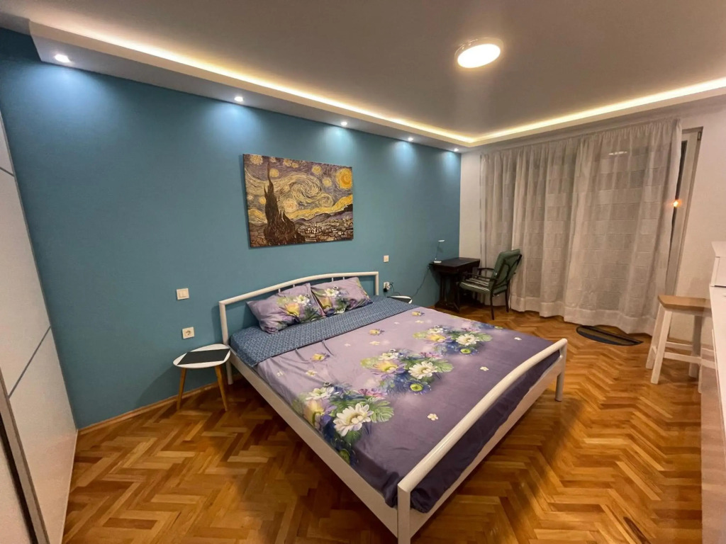 EVAs WorldMap Apartment