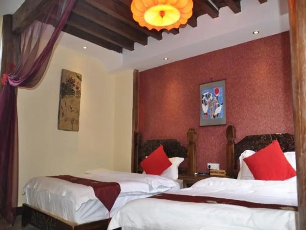 Lijiang Nobles Living Castle Hotel