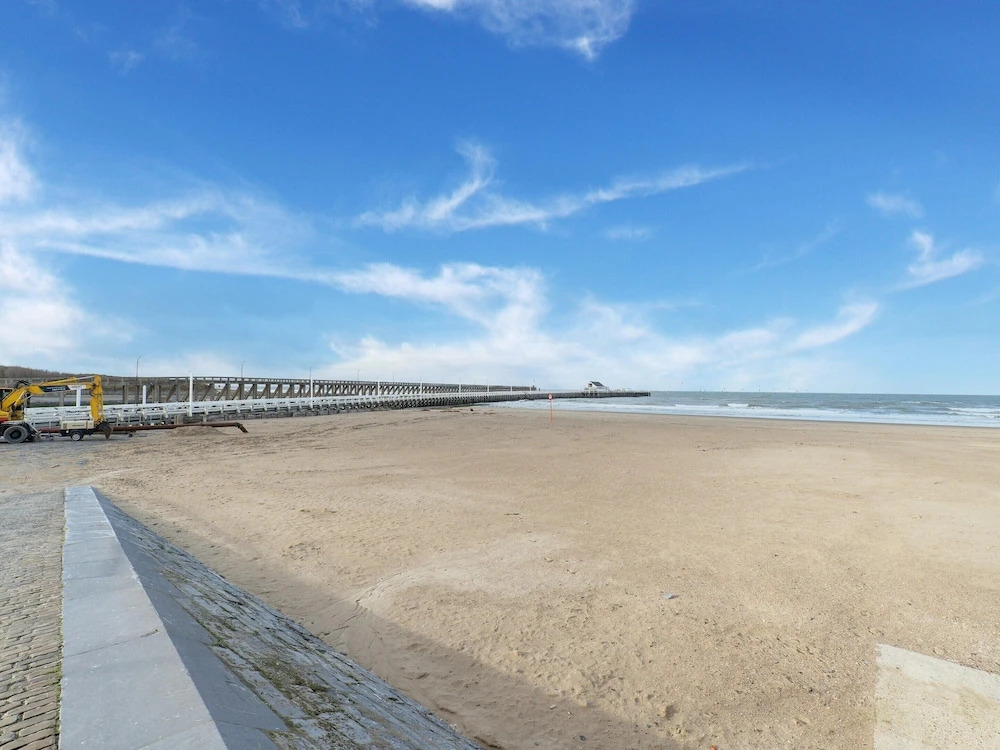 Flat by the Seaside With Stunning Ocean Views