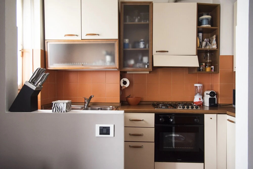 High Rise Studio Flat near Metro Stop