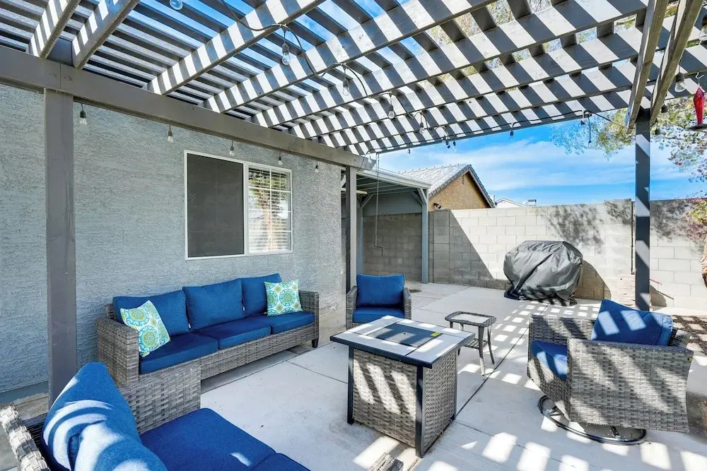 Peoria Home w/ Private Pool, Hot Tub, & Gas Grill!