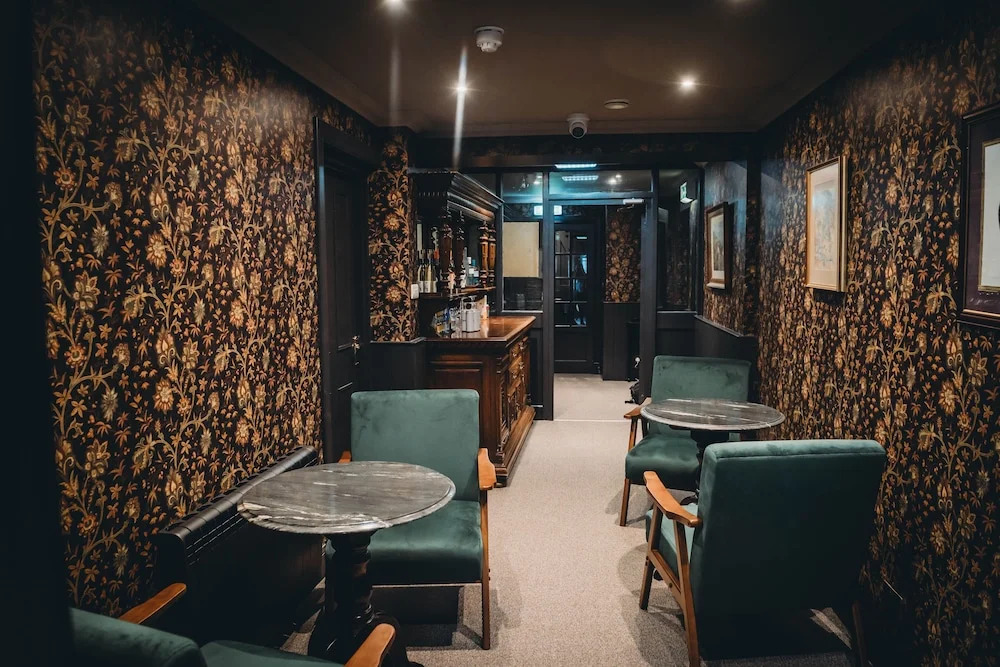 Roslyn House