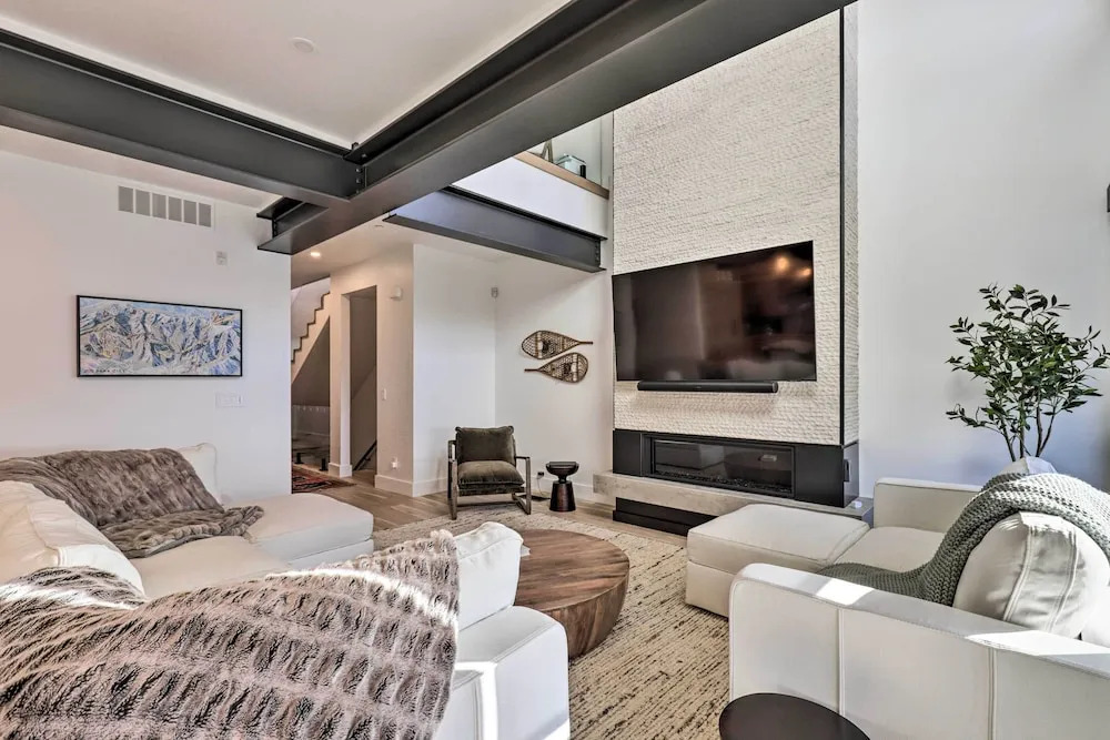 Luxe Park City Townhome w/ Hot Tub: 1/2 Mi to Lift