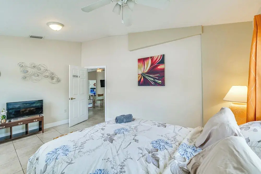 Pool Access, 7 Mi to Disney: Family Getaway!