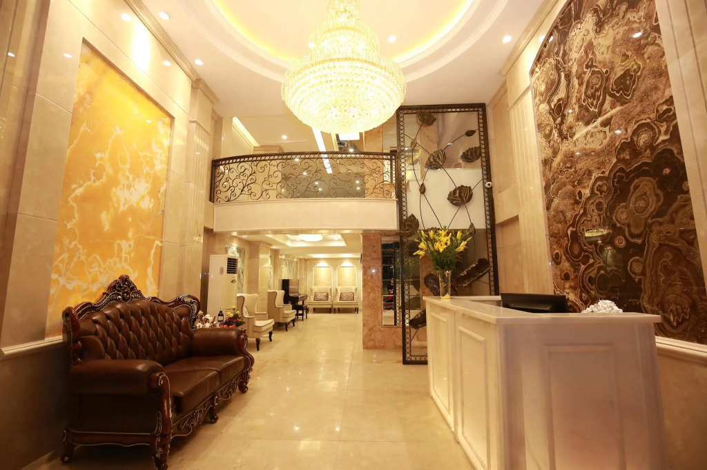 Little Hanoi Deluxe Hotel