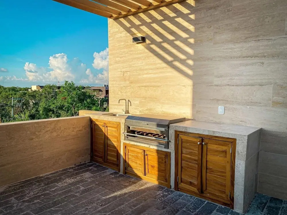 Rest Relax Recharge Do it all at Mistiq Luxury Penthouse With Private Pool Fast Beach Access