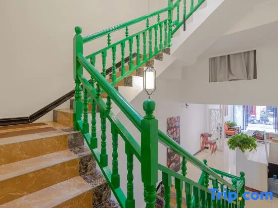Xiaoshuchuan Riverside View Guesthouse (Zhenyuan Ancient Town)