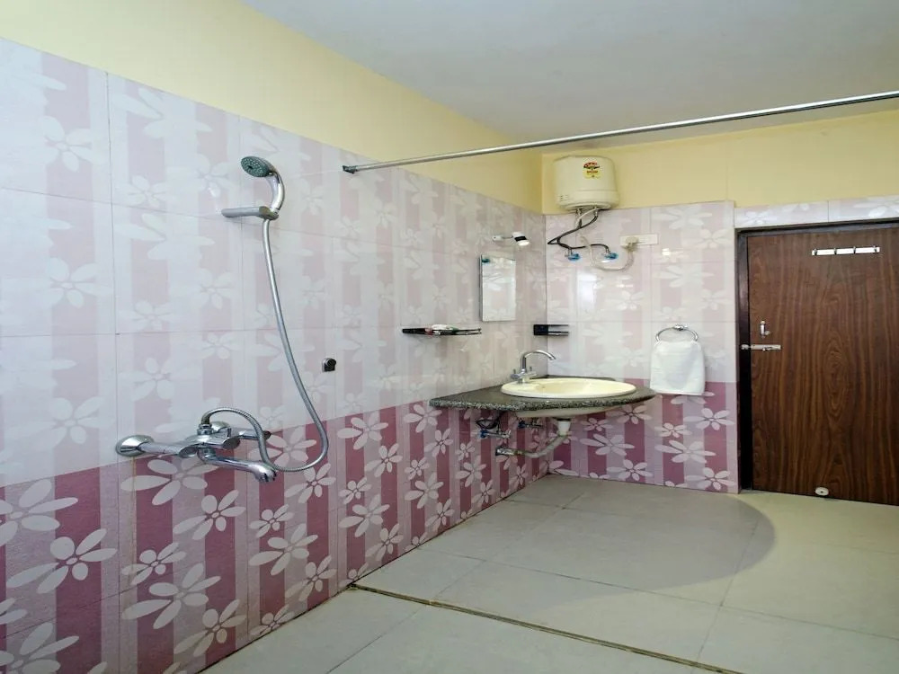 OYO 460 Hotel Ivory Residency