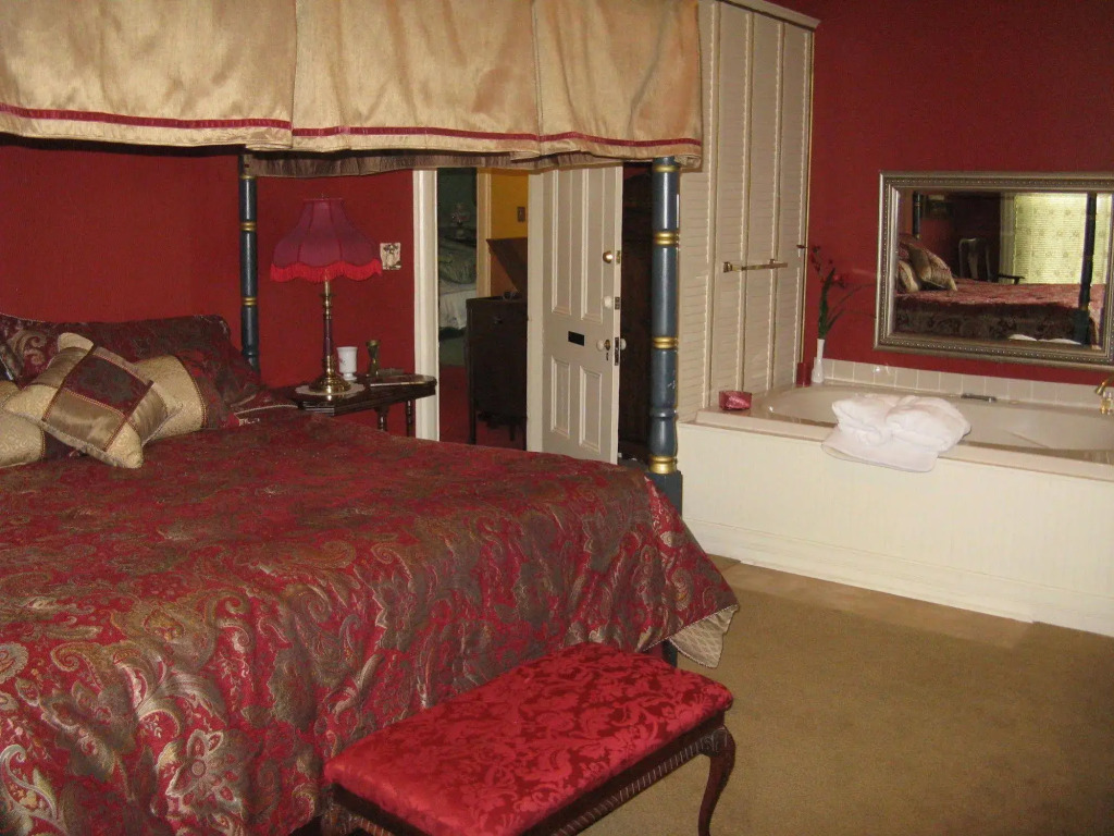 Riverview Mansion