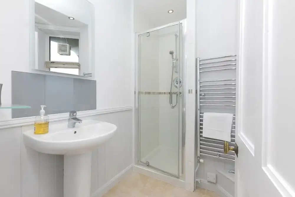 4 Pentowan Court