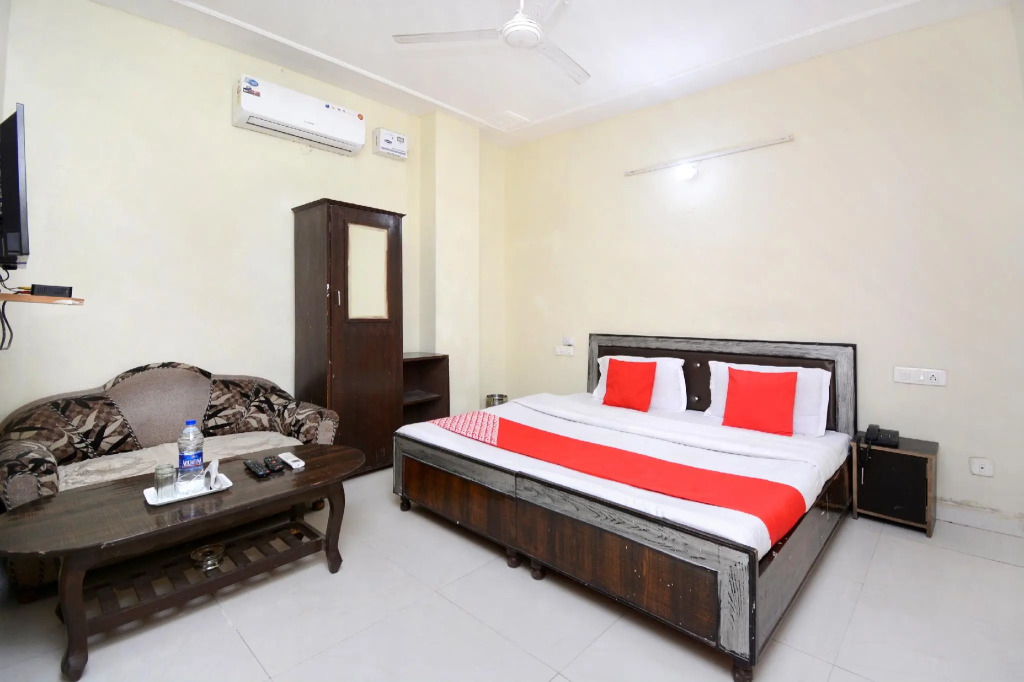 OYO 4894 Hotel The Diamond Chandigarh