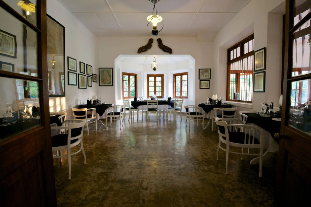 Mountbatten Bungalow- Thema Collection
