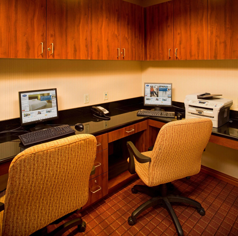 Hampton Inn & Suites Pittsburgh-Meadow Lands