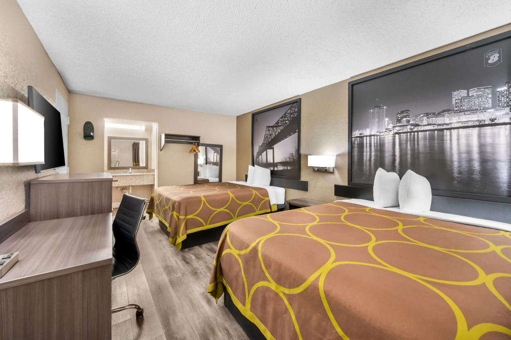 Super 8 by Wyndham Metairie